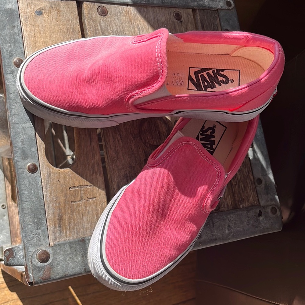 Girls pink slide on vans